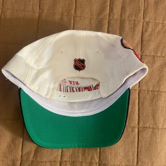 Vintage New Jersey Devils Red, White & Black Cap - Picture 4 of 6